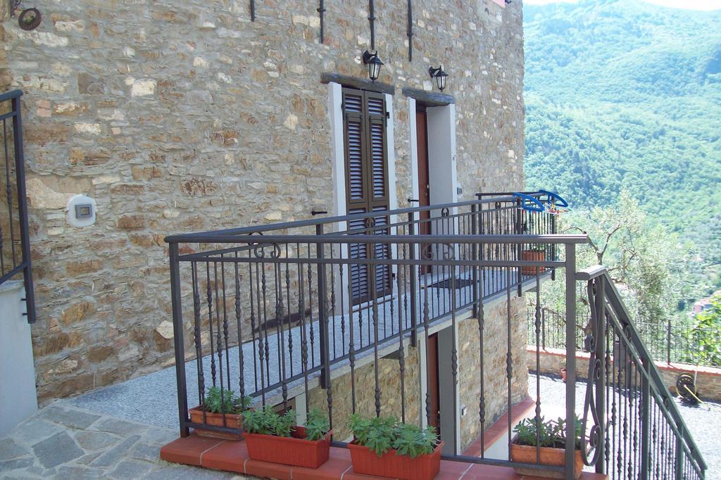 Il Nido Delle Rondini Villa Testico Exterior foto