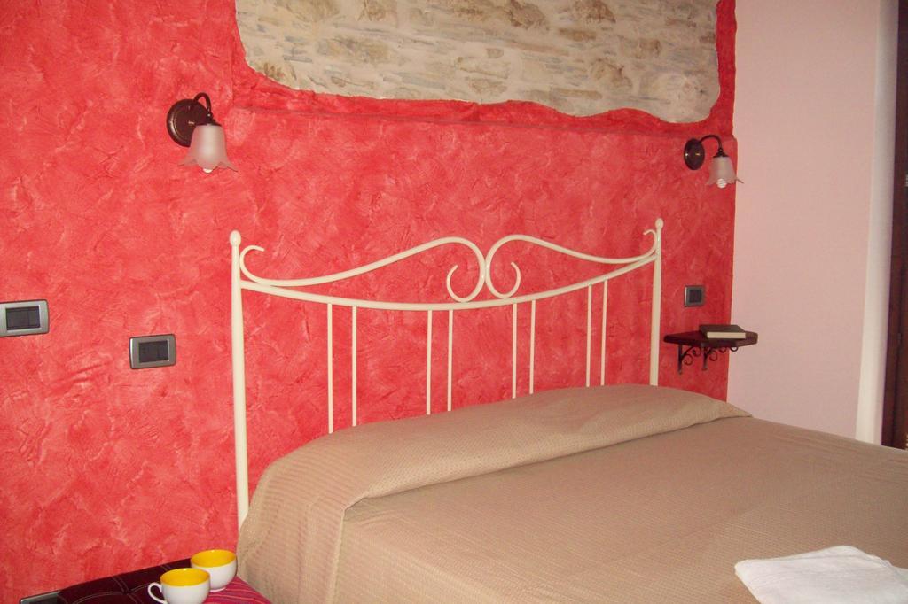 Il Nido Delle Rondini Villa Testico Exterior foto