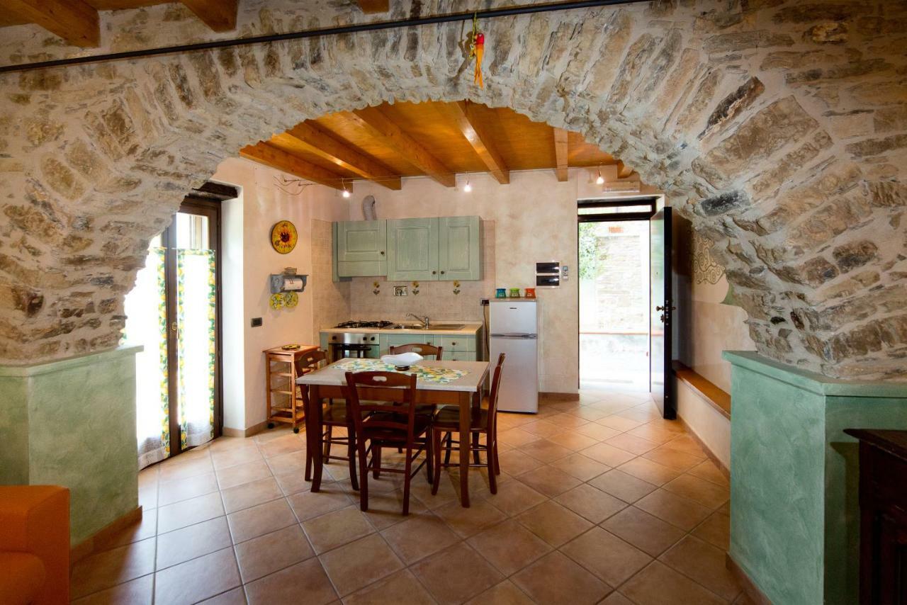 Il Nido Delle Rondini Villa Testico Exterior foto